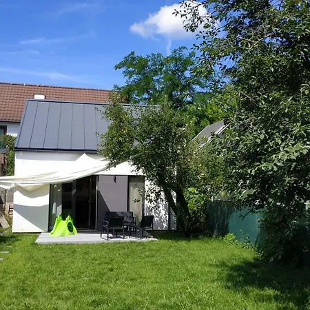 Holiday home Mm Garden